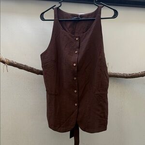 Sleeveless Button-Front Tank Top in Brown